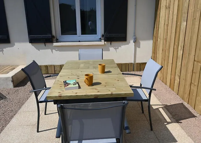 Maison De Charme A Sur Allier, Jardin Paisible, Ideal Pour 4 Pers., Linge Fourni - Fr-1-489-372 Feriehus